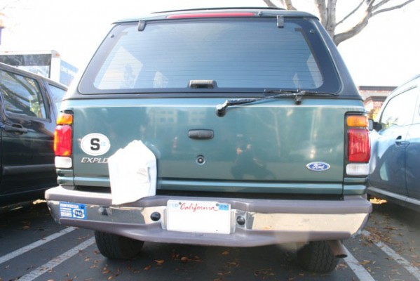 Grisabilen köper en present